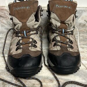 Bearpaw Mixtone Closed Toe Waterproof Hiking Boots